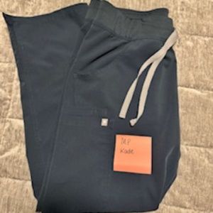 FIGS Medium Petite Dark Harbor KADE